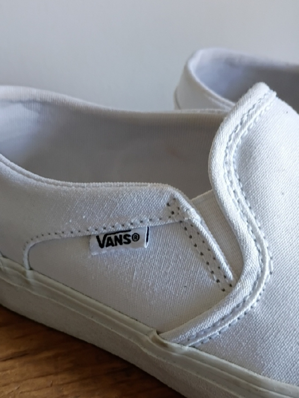 Vans Asher White canvas slip-on sneakers - Picture 2 of 9